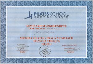 pilates pozycja stojąca